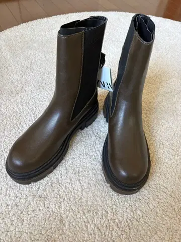 ZARA 사이드 고어 부츠