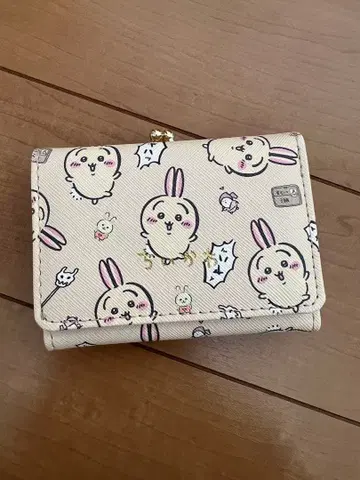 치이카와 (먼작귀) 아베일 3단 폴더형 지갑 접는 지갑 토끼