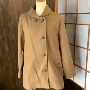 크로커다일 브라운 라운드 칼라 코트