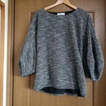 새상품 정가 12100엔 ANELAH LUX 니트풍 상의 백리본