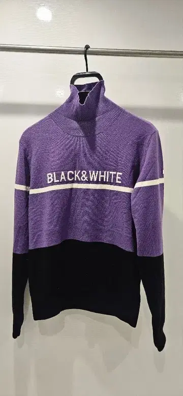 블랙 & 화이트의 폭풍 스웨터