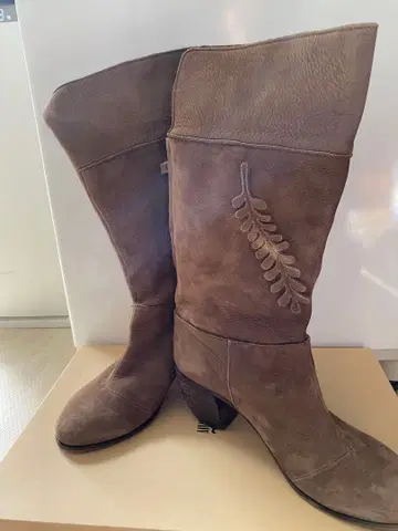 브라운 스웨이드 롱 부츠