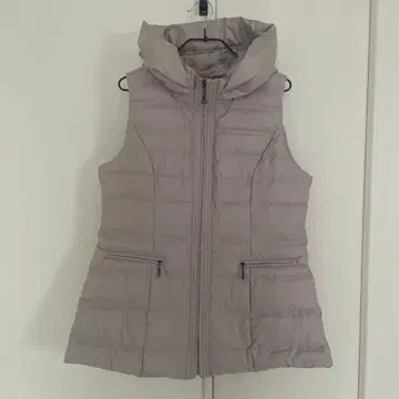 후드 부착 그레이 다운 베스트