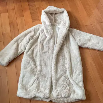 CINEMA CLUB 퍼 자켓 M 사이즈 크림색