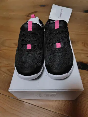 [ 새상품 미사용품 ] 커브스 슬립온 스니커즈