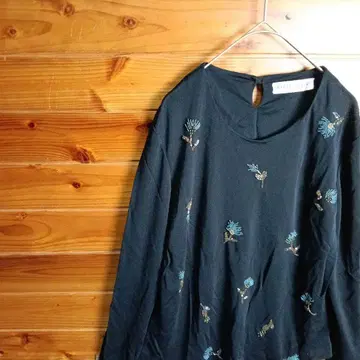 Yukiko Hanai 하나이 유키코 셔츠 티셔츠 티셔츠 장식 비즈