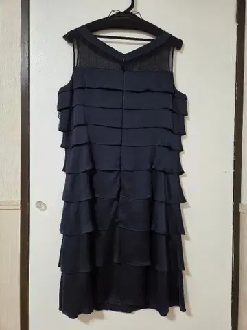 네이비 프릴 디자인 드레스