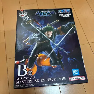 미래섬 에그 헤드 편 원피스 로로노아 조로 피규어