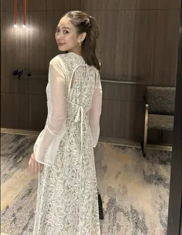 ANDRES 리프 자수 백 디자인 드레스 M 사이즈