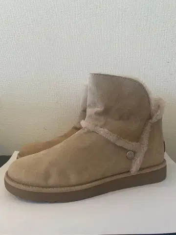 베이지 스웨이드 퍼 숏부츠