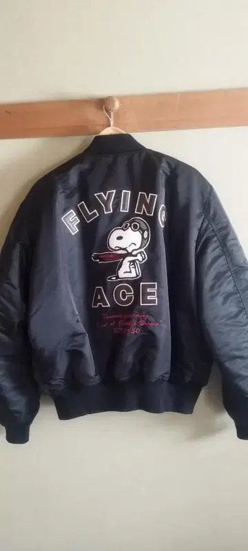 알파인더스트리 스누피 MA-1 플라잉 에이스