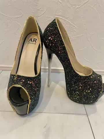 AR ANGLE 블랙 글리터 하이힐