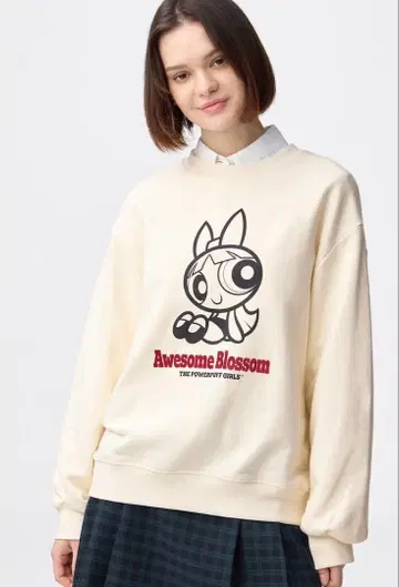 GU 파워퍼프걸스 맨투맨 S 사이즈 크림색