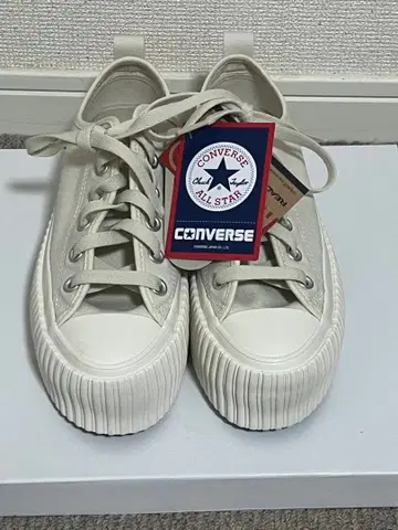 컨버스 올스타 화이트 스니커즈