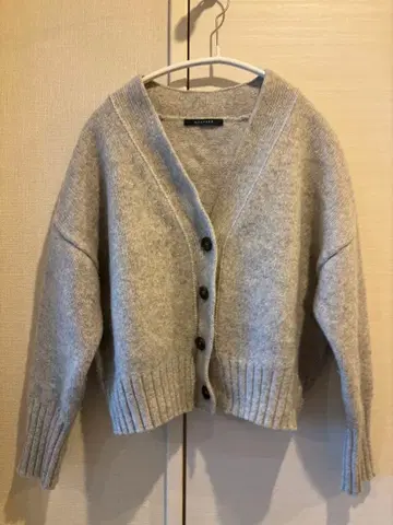 맥피 니트 라무캐시미어 V넥 가디건 그레이