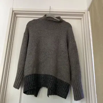 부즈루드 그레이 프리 사이즈 스웨터