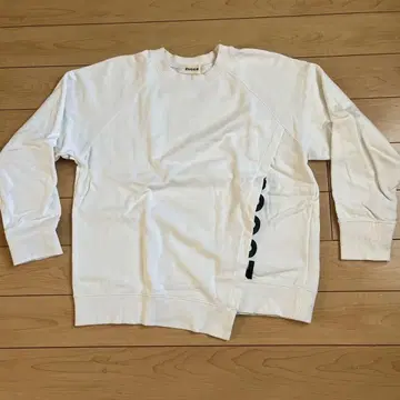 ZUCCA 화이트 맨투맨 트레이닝복