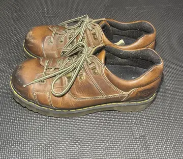 닥터마틴 에어웨어 3홀 UK9