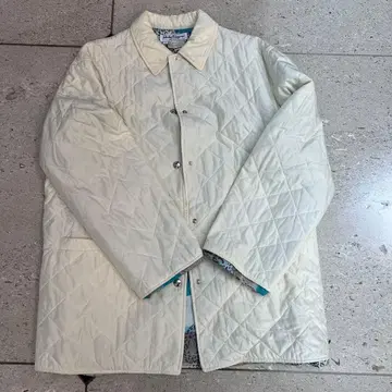 페라가모 아이보리 퀼팅 자켓