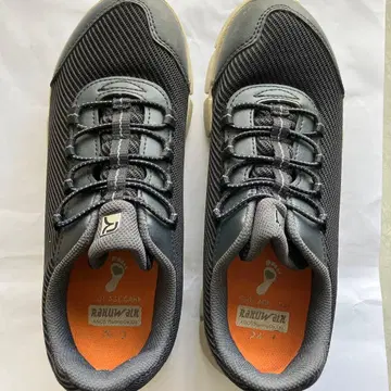 Rakuwalk 블랙 스니커즈