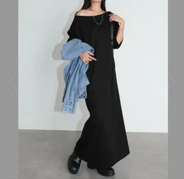 [새상품] andme 오프숄더 맨투맨 원피스 네이비