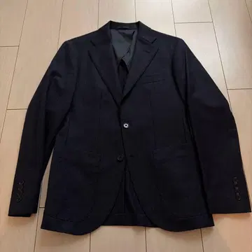 [새상품급] SHIPS 사이즈 42 다크 네이비 테일러드 자켓