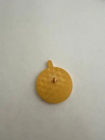 구름과 별 디자인 핀 배지