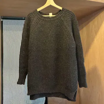 o project 다크 브라운 크루넥 니트