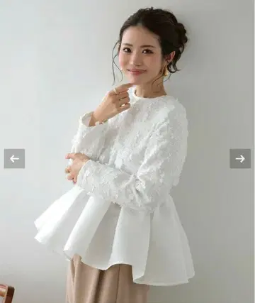 택 포함 새상품 manaodays님 콜라보 플라워 트위드 페플럼 상의