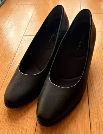 블랙 플레인 펌프스 중간 힐 천연 가죽 24.5cmEEE 취업활동