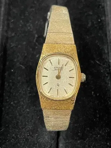 CITIZEN 쿼츠 손목시계 골드 브레이슬릿 워치