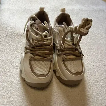 [ 통굽 스니커즈 ] 화이트/베이지 더블 끈 스니커즈 새상품