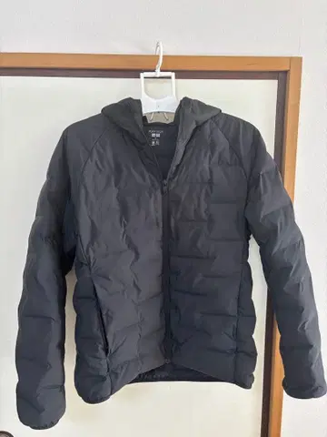 유니클로 퍼프 테크 후드티 M 사이즈 남성용 블랙