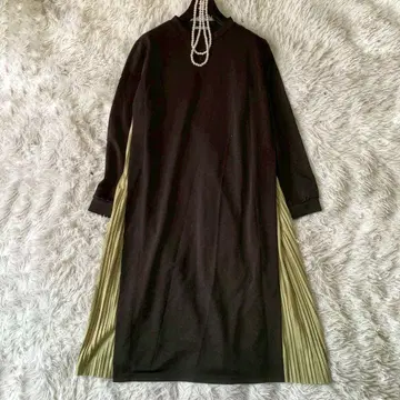 Dou Dou 두두 사이드 플리츠 이소재 도킹 원피스