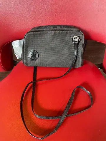 헌팅월드 숄더백 미니백 블랙