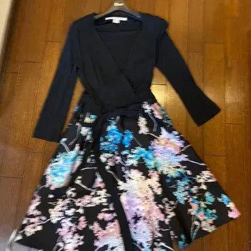 다이앤 퍼스텐버그0 꽃무늬 랩 드레스 긴팔 블랙