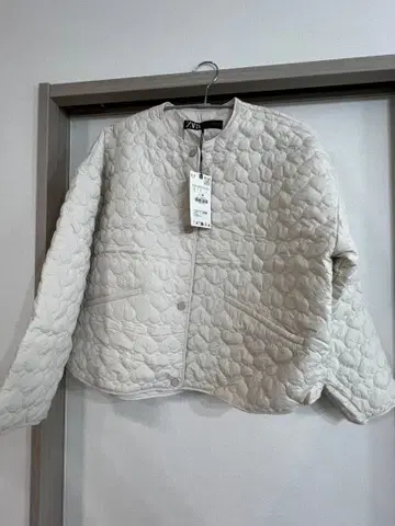 ZARA 하트 퀼팅 자켓 화이트 L 사이즈 자라 택 포함