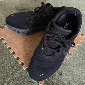 온 클라우드몬스터 클라우드몬스터 블랙스니커즈