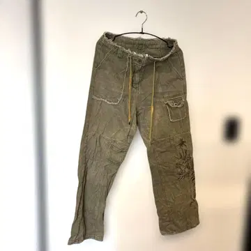 올리브 그린 자수 디자인 M 정도