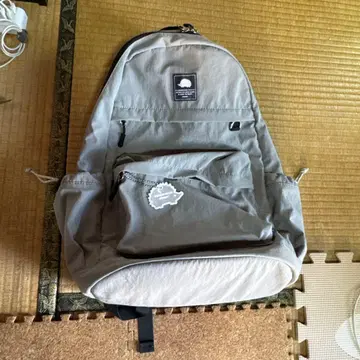 SCANDINAVIAN FOREST 그레이 럭색 잡화점 탄력 쥐