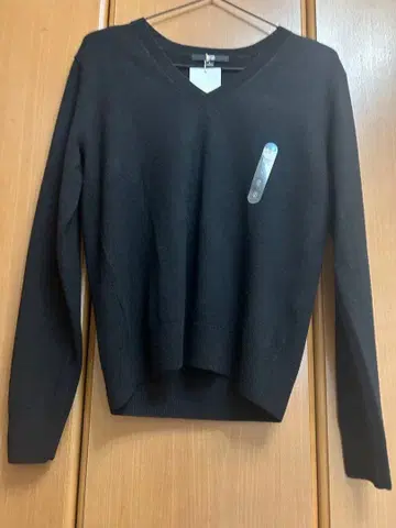 유니클로 캐시미어 100% V넥 스웨터 블랙 여성용 S 사이즈