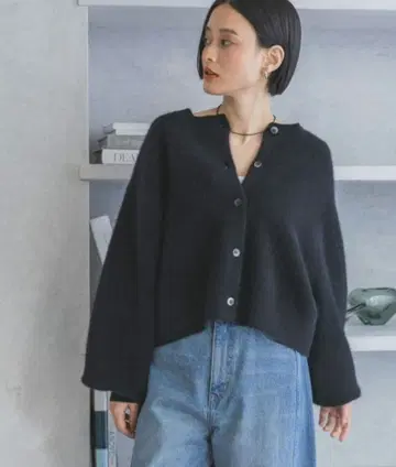 새상품 라쿤 숏 가디건