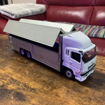 다이아펫트 미쓰비시 후소 대형 윙 트럭 1/43 상자 없음