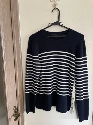 23구 울 블렌드 사이드 버튼 보더 니트 40