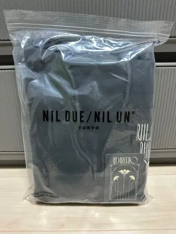 NIL DUE/NIL UN 블랙 후드 부착 후드티