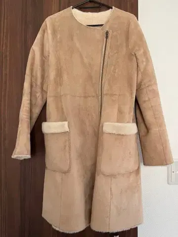 베이지 무스탕 코트 리버서블