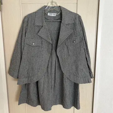 체크 무늬 자켓 & 플레어 스커트 셋업