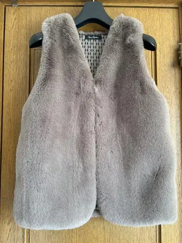 앙코키누 오리지널 패턴 라이닝 에코 퍼 노카라 베스트