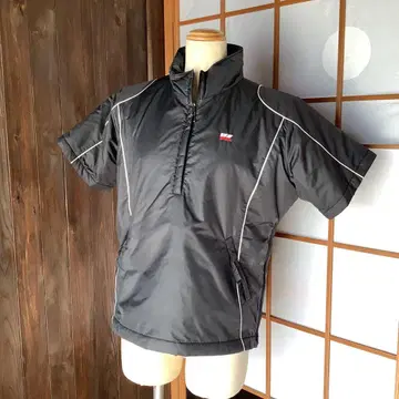 커터 & 버크 블랙 반팔 하프 지퍼