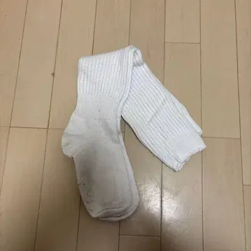 루즈 삭스 화이트 23cm